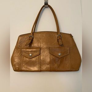 Elegant leather handbag